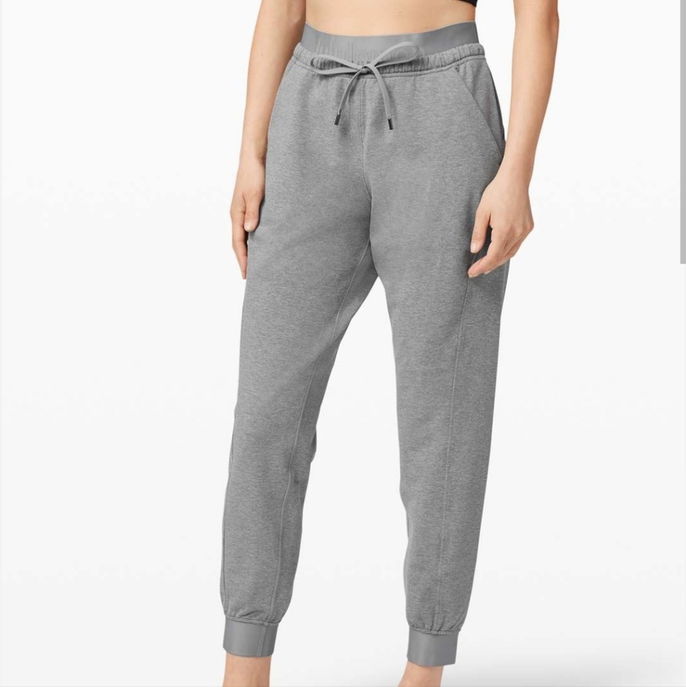 LULULEMON refreshed Routine Jogger